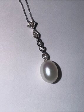 White gold 10K dropping pearl 18” necklace